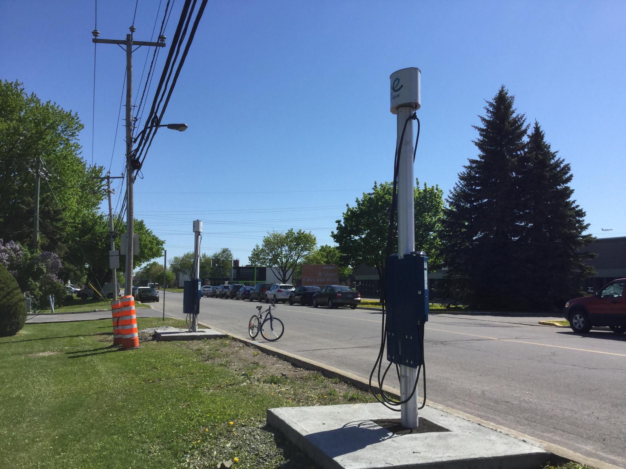 Chemin du Bois Franc Stationnement / Chargement Montréal, QC EV Station