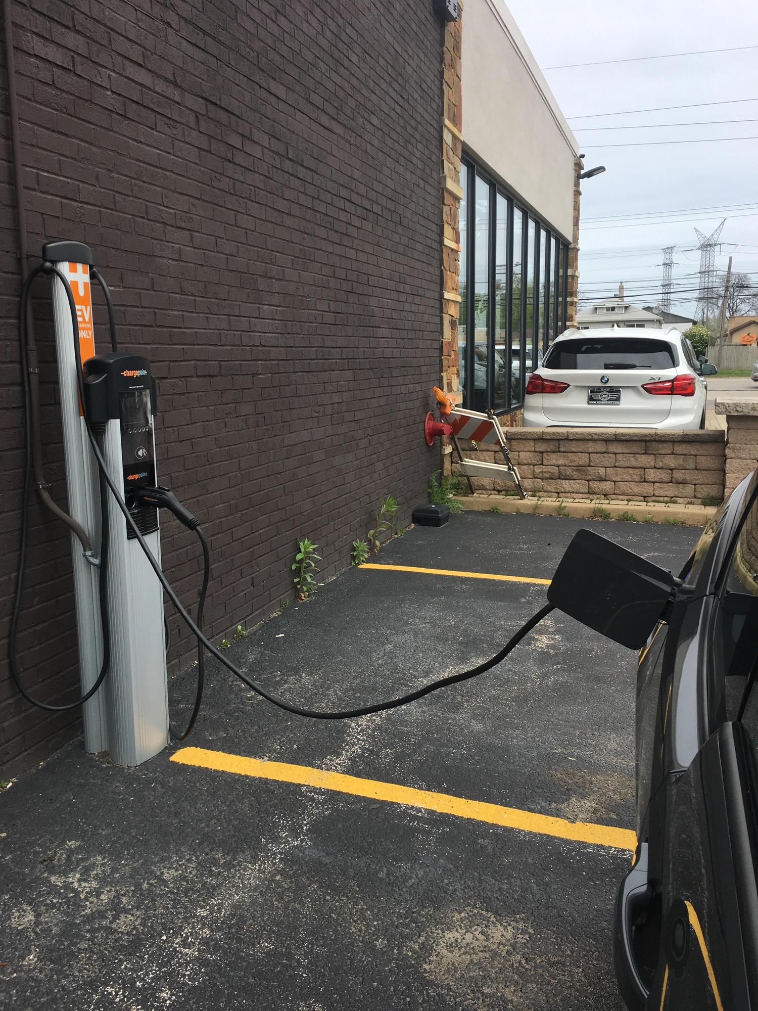 Jidd Motors Des Plaines, IL EV Station