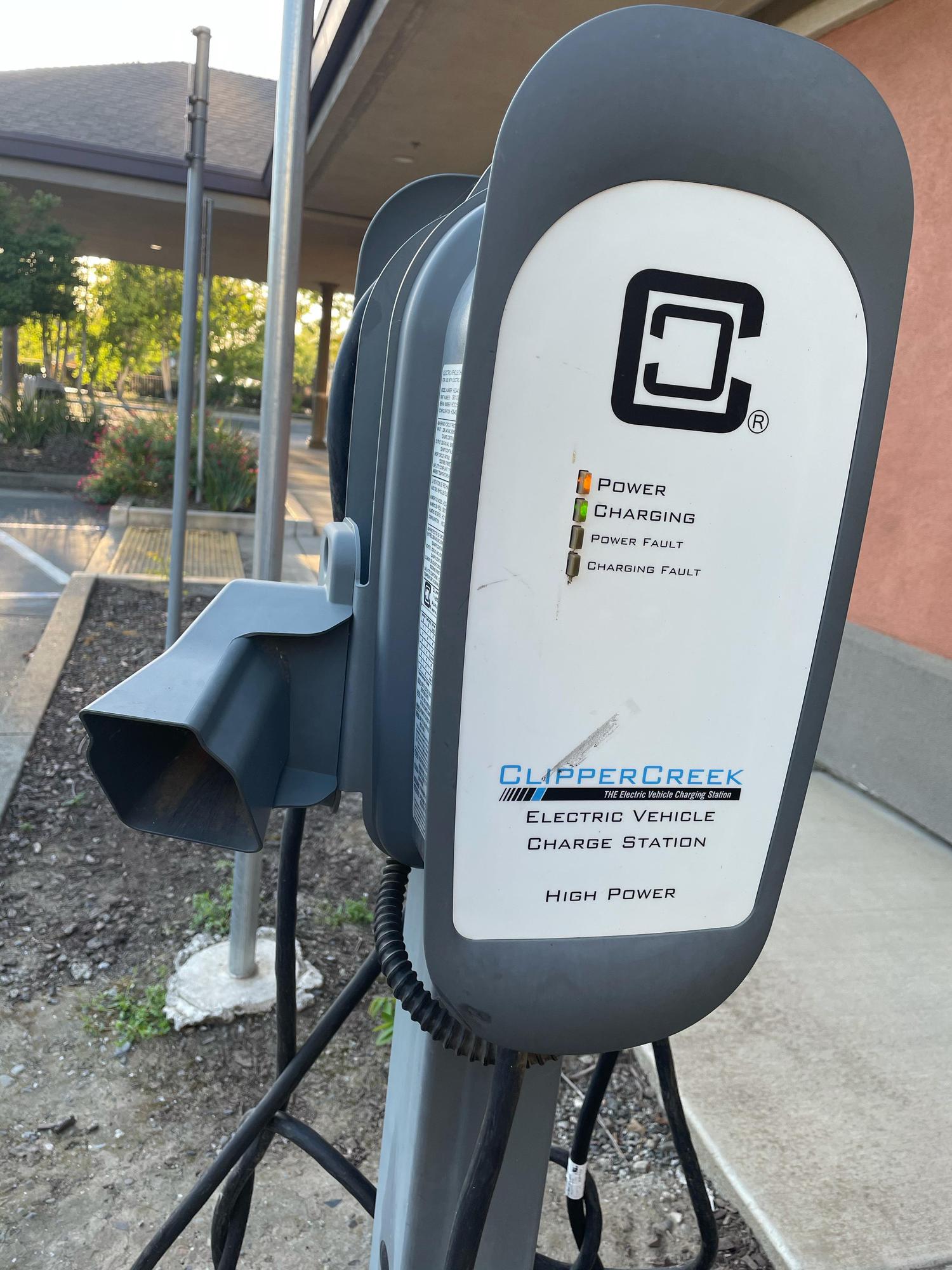 Woodland School District Woodland, CA EV Station