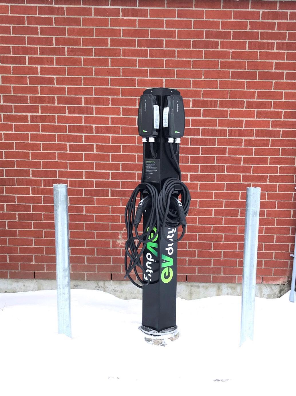 Municipalité Yamachiche Yamachiche, QC EV Station