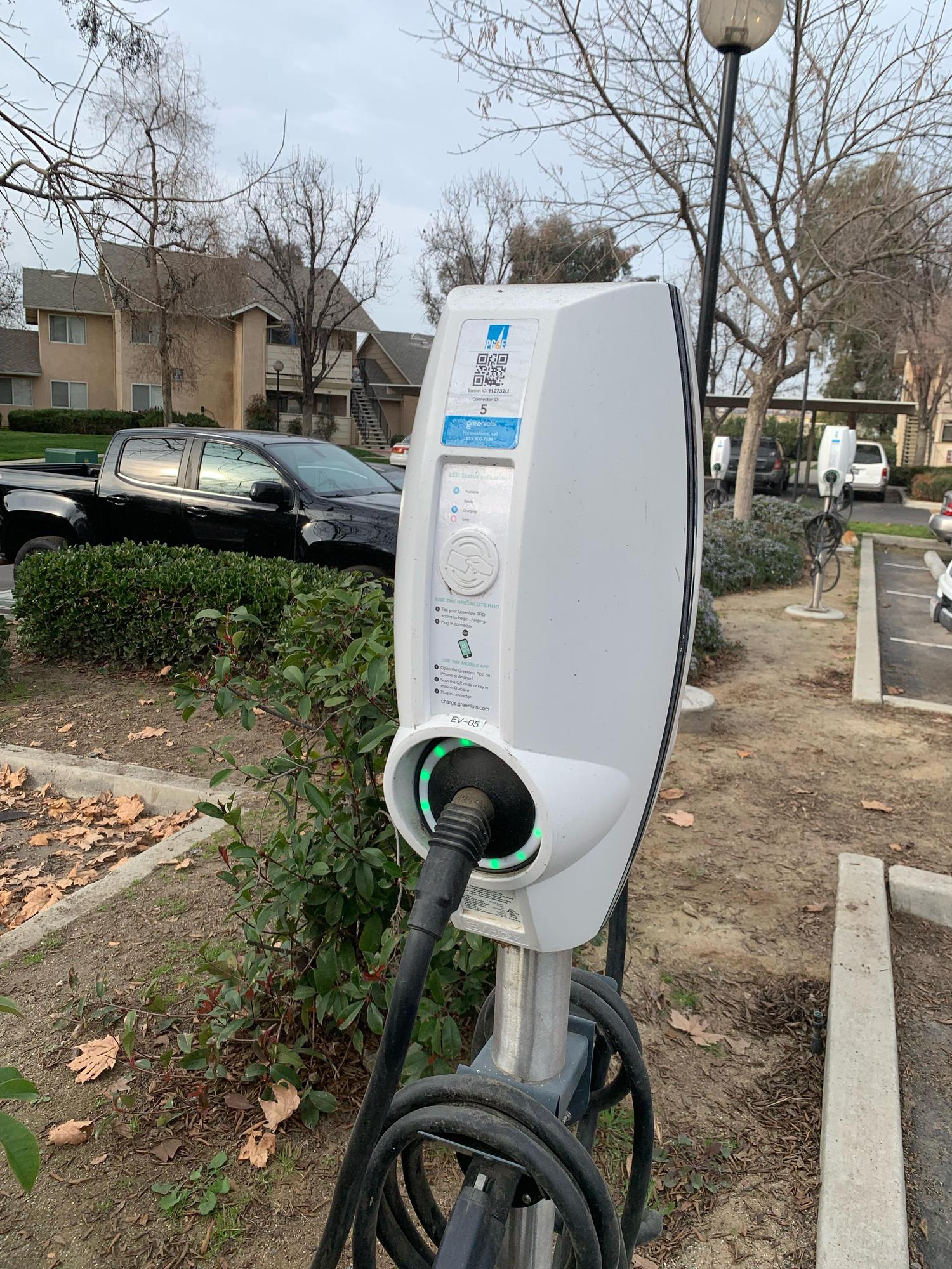 Park Meadows Apartments Bakersfield, CA EV Station