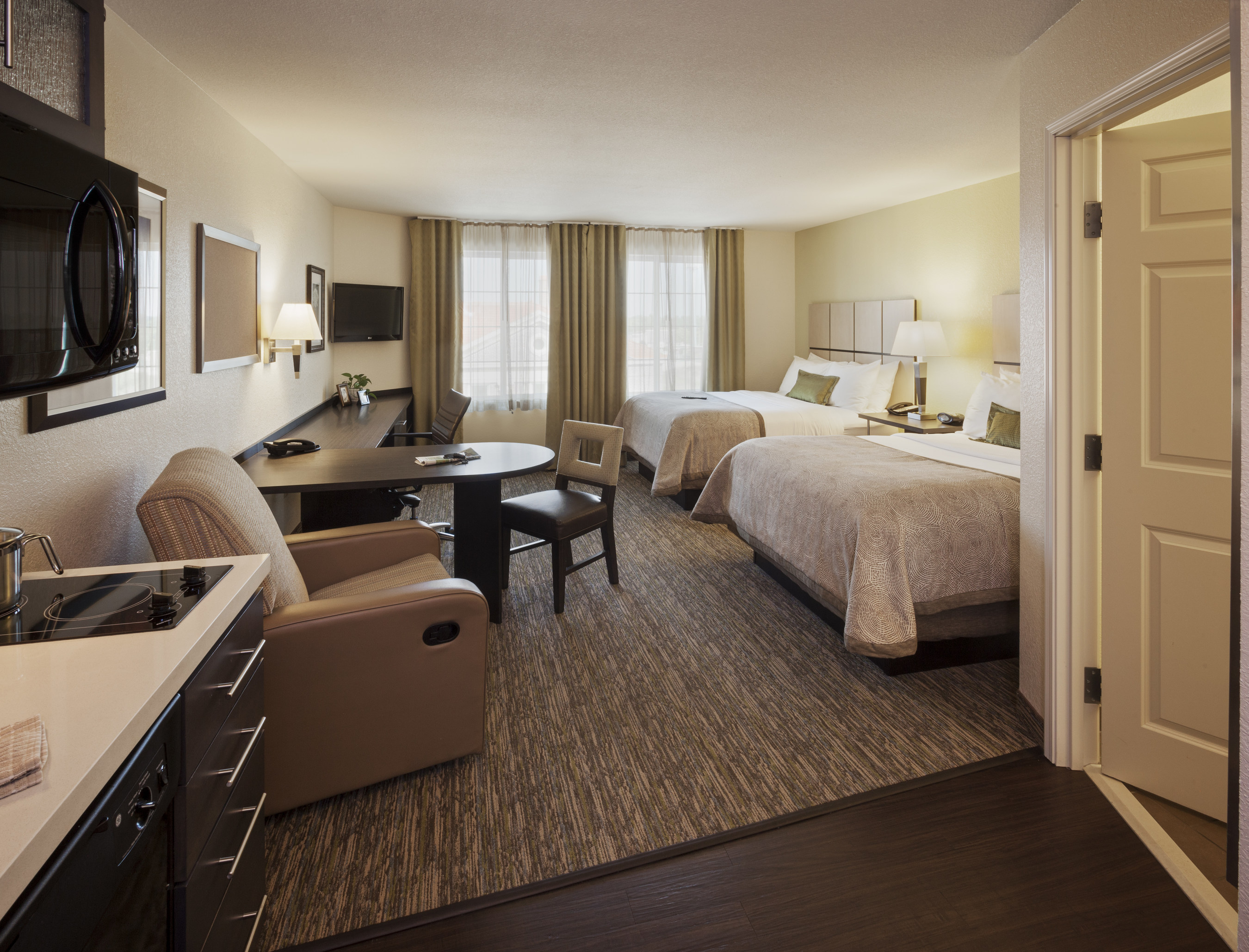 Commonwealth Hotels Opens Candlewood Suites Carrollton, Ohio