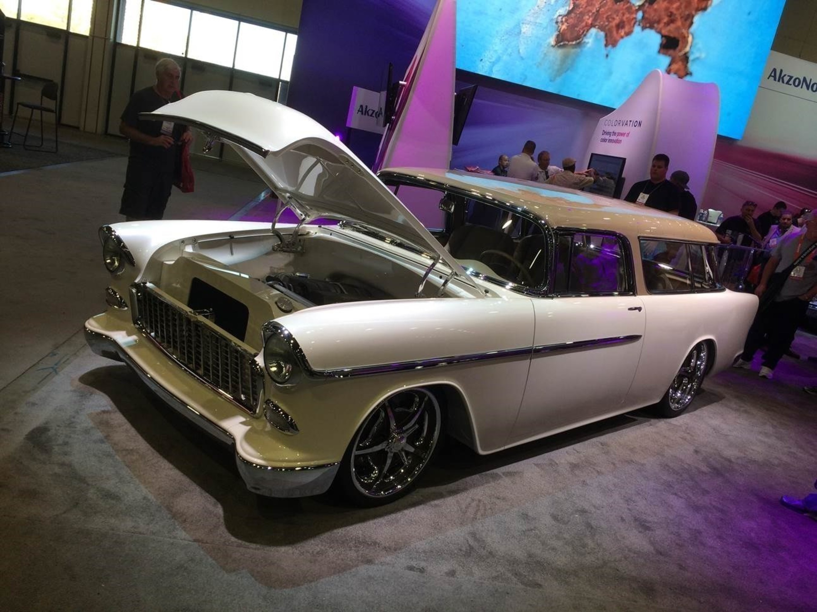 AkzoNobel partners with host of hit TV show 'Bitchin' Rides'