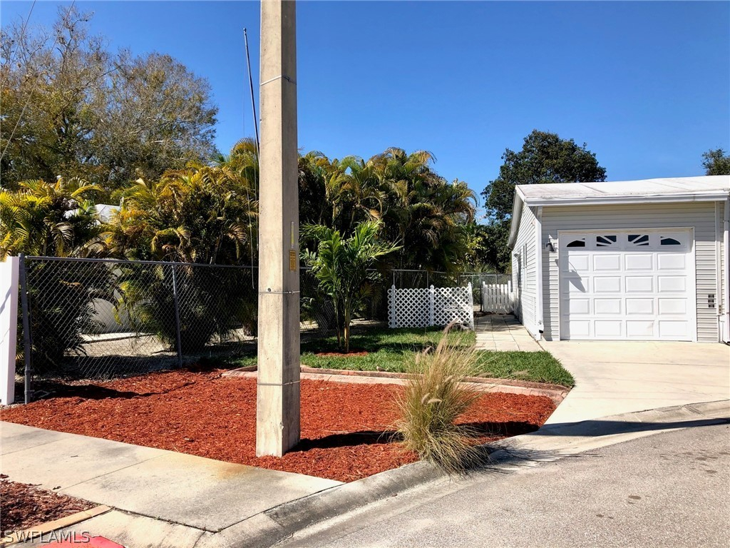 14605 Thomas Jefferson Ln, North Fort Myers, FL 33917