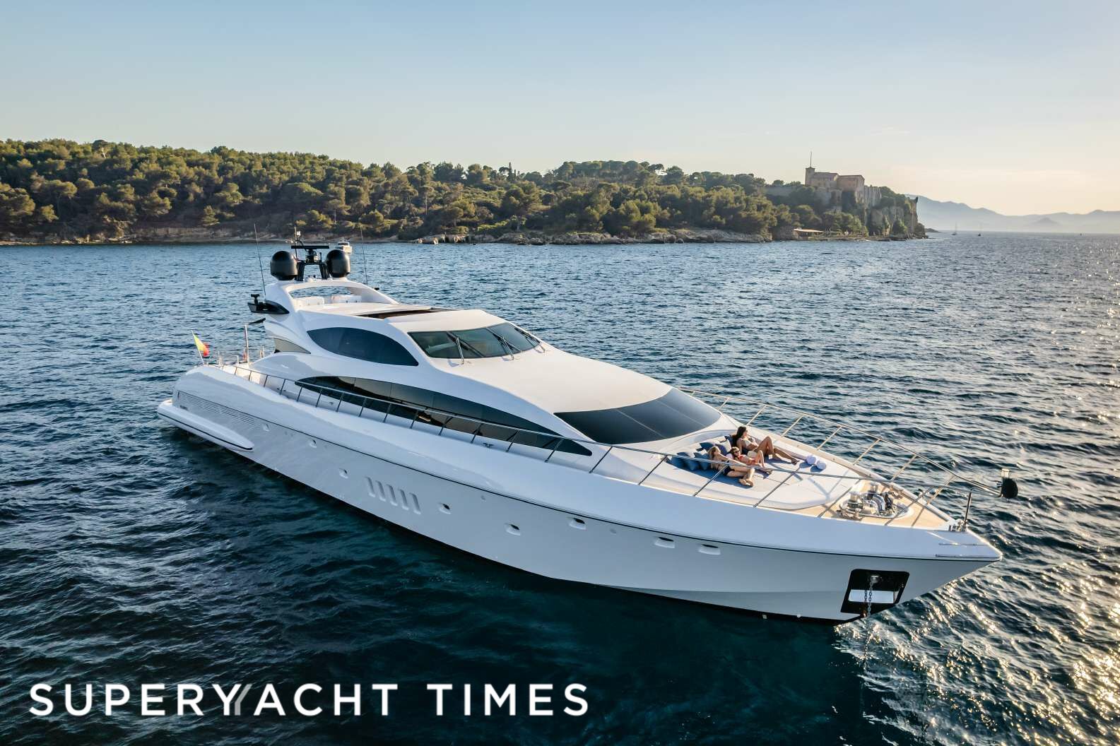 31m Overmarine motor yacht Storm for sale