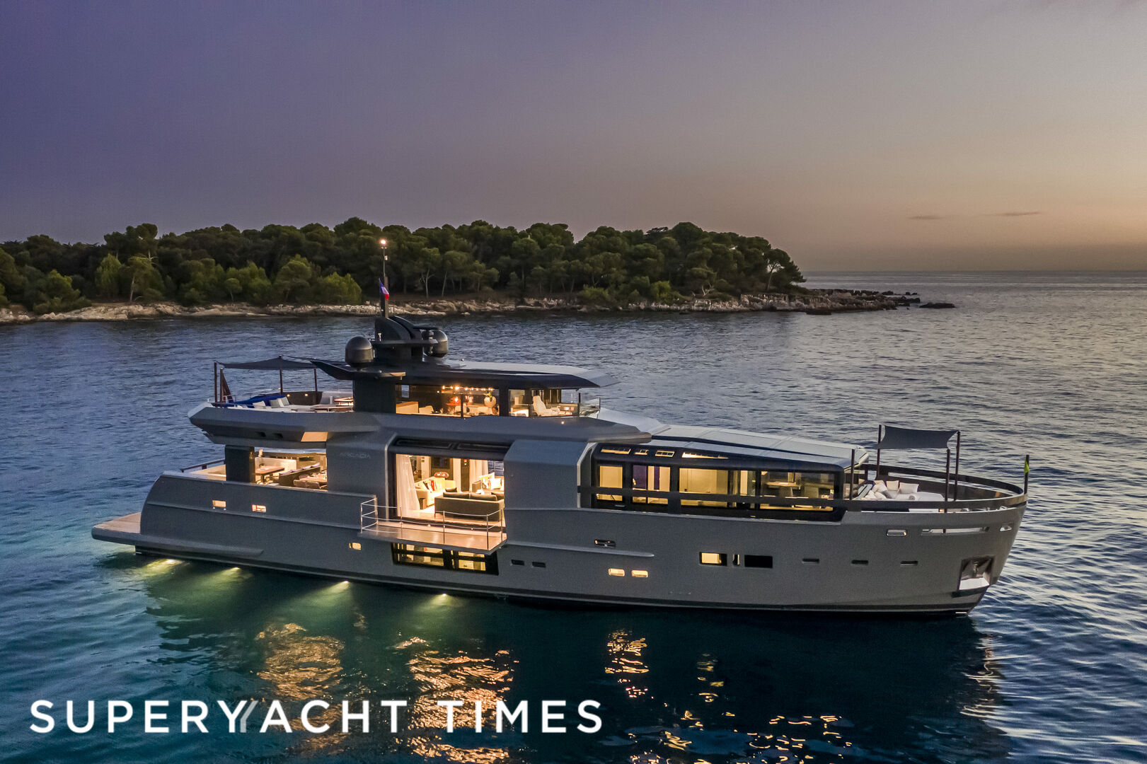 32m newbuild Arcadia 105 motor yacht sold to repeat Turkish client