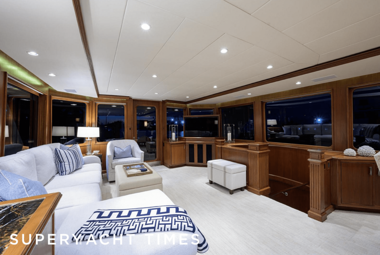 26m Burger motor yacht Checkers sold