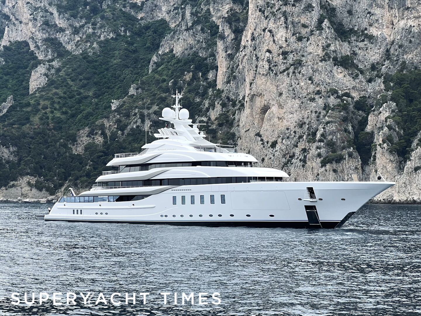 95m superyacht Madsummer in Capri
