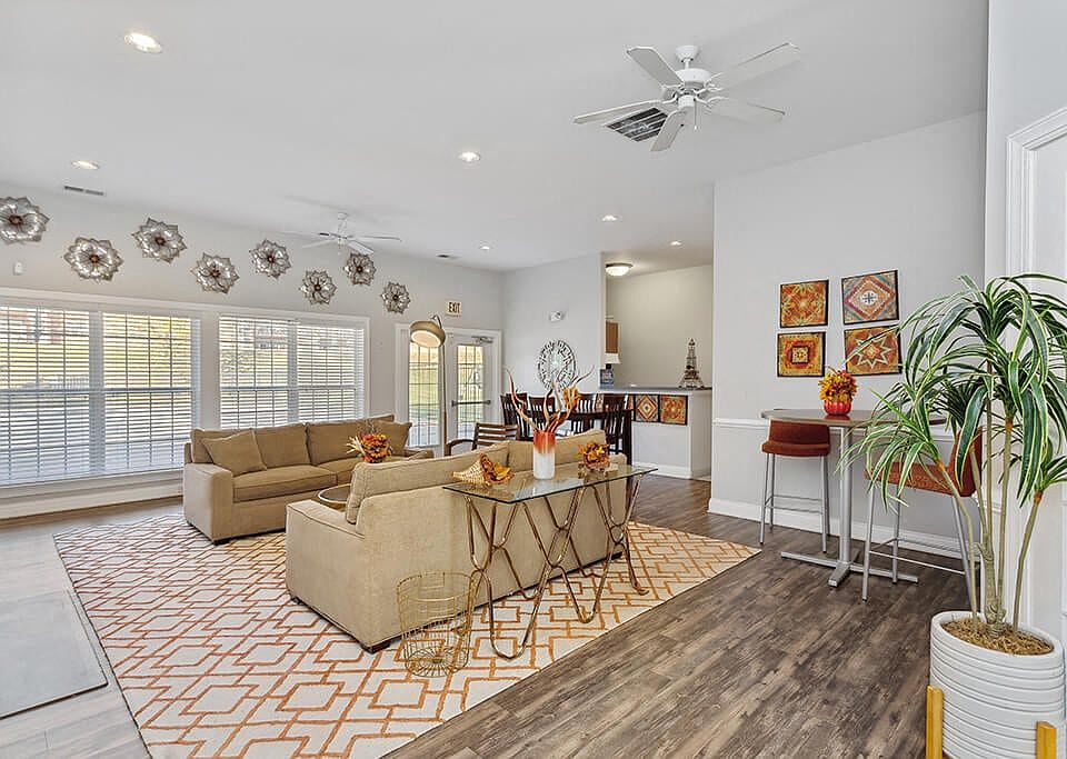 Weston Circle and Wicklow Square Apartments 100 Weston Ln