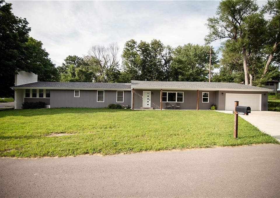 1400 N 2nd St, Atchison, KS 66002 Zillow