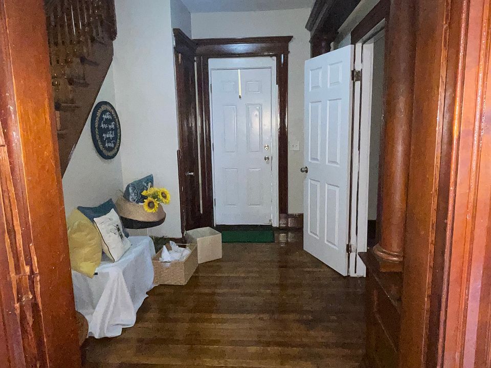 208 Buckingham St Waterbury CT Zillow