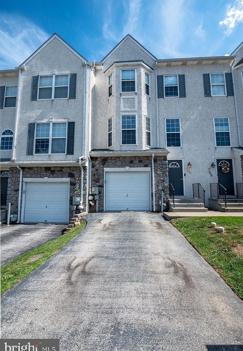 704 Beech Ct, Bridgeport, PA 19405 Zillow