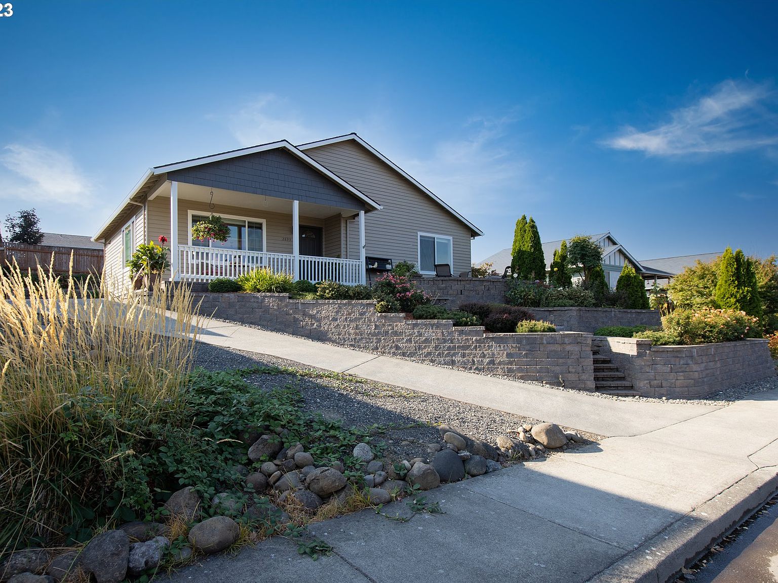 2893 Eugene St, Hood River, OR 97031 Zillow