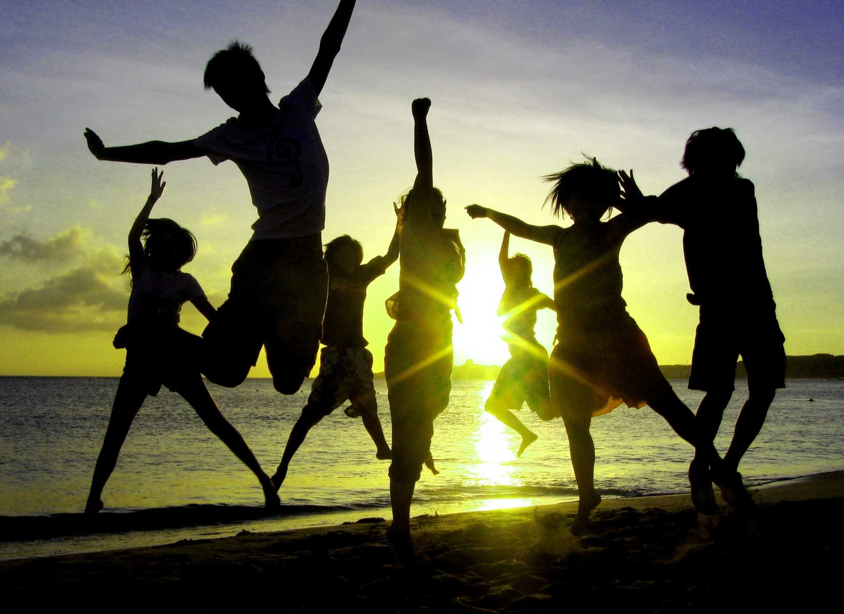 Share 62+ group friends wallpapers best in.cdgdbentre