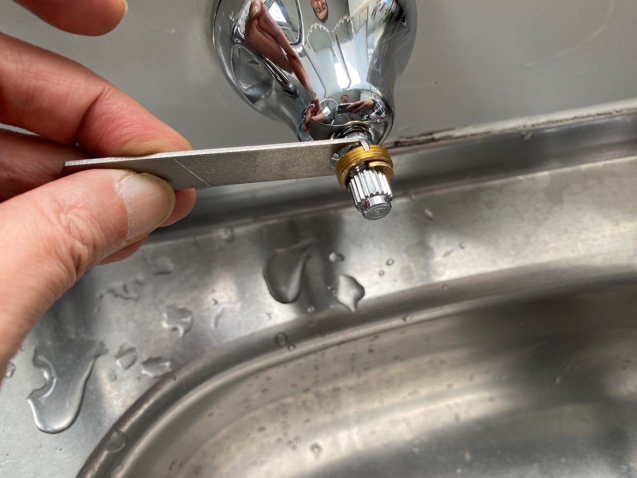 Replacing A Tap Seat at Guy Fuller blog