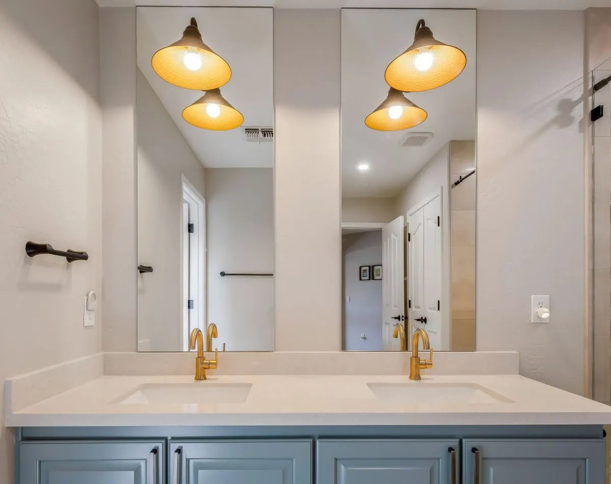 A Look At Bathroom Mirror Height From Floor For Accessibility