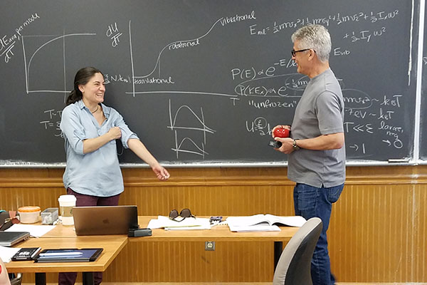 Professor Amy Connolly wins Undergraduate Teaching Award