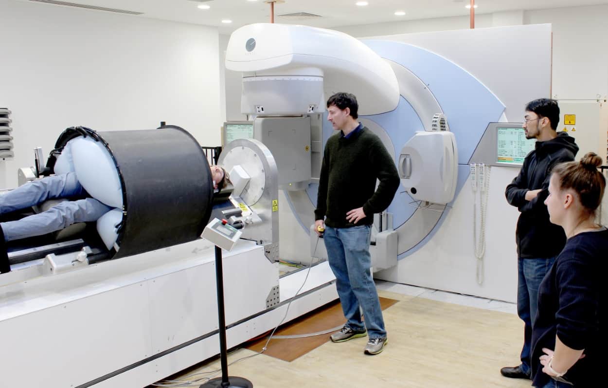 Patient rotation enables fixedbeam radiotherapy system Physics World