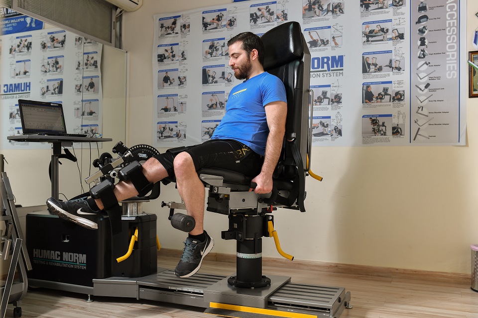 Cybex or CSMI Physio Rehab PS
