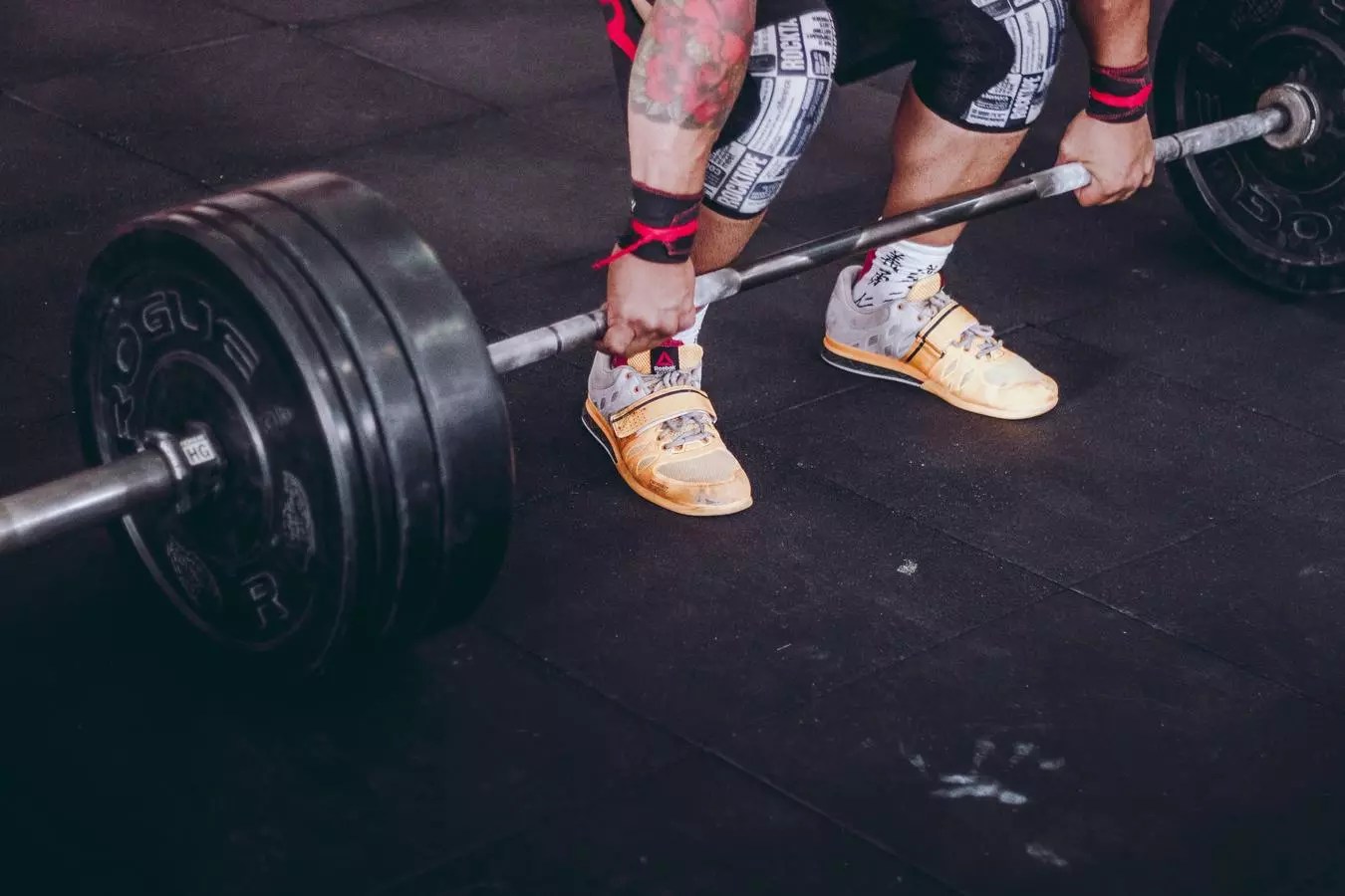 10 Cues for Deadlift Setup Perfection in Seconds (Cues, Shoulders)