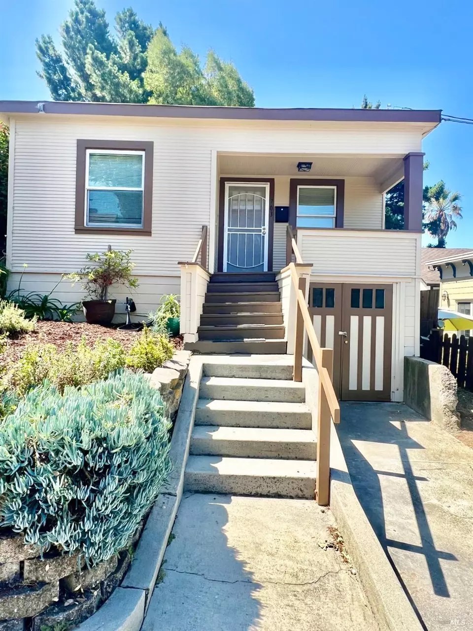 703 Capitol St, Vallejo, CA 94590 16 Photos Movoto