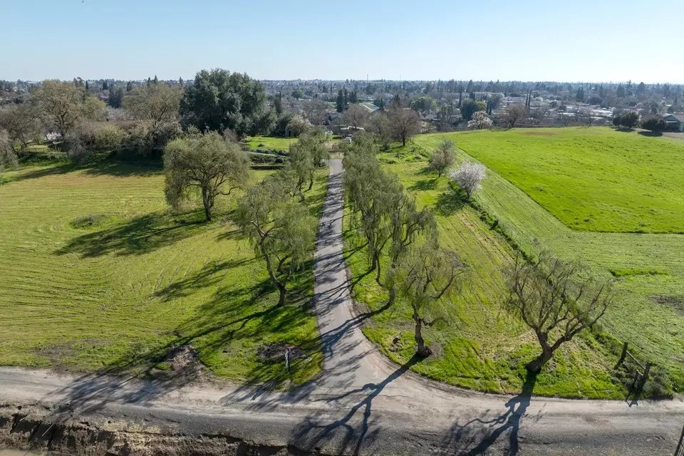 7818 Rodden Rd, Oakdale, CA 95361 59 Photos Movoto