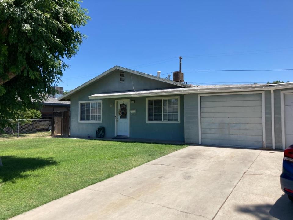 370 Pettit St, Parlier, CA 93648 24 Photos MLS 561124 Movoto