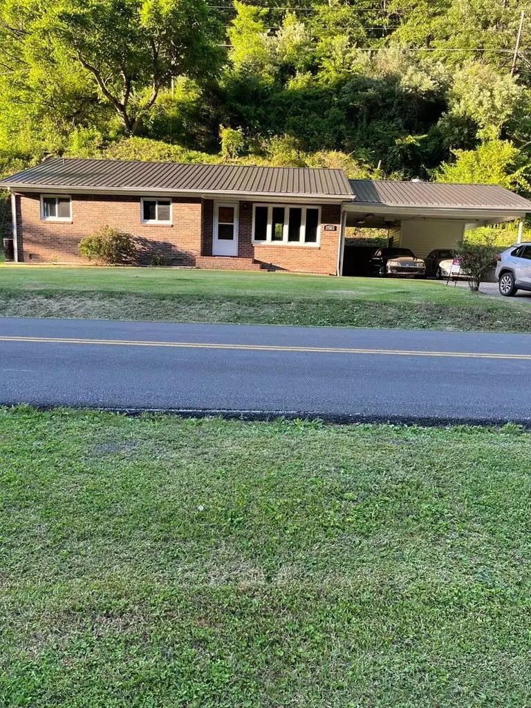 5566 Deskins Rd, Vansant, VA 24656 24 Photos Movoto