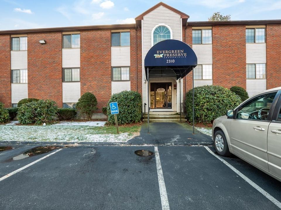 2310 Skyline Dr 11, Lowell, MA 01854 32 Photos MLS 72923218 Movoto