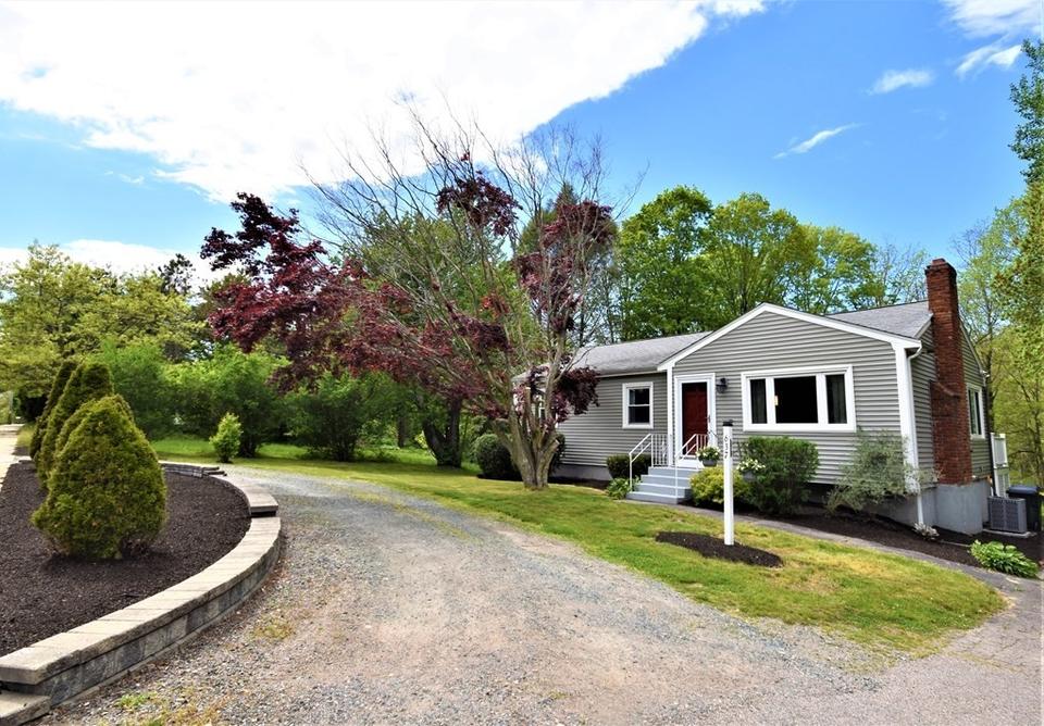 637 King St, Franklin, MA 02038 14 photos MLS 72983240 Movoto