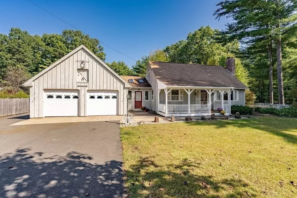 127 Birch Bluffs Dr, Westfield, MA 01085 32 Photos Movoto