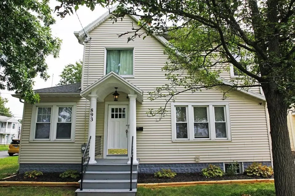 893 St James Ave, Springfield, MA 01104 34 Photos Movoto