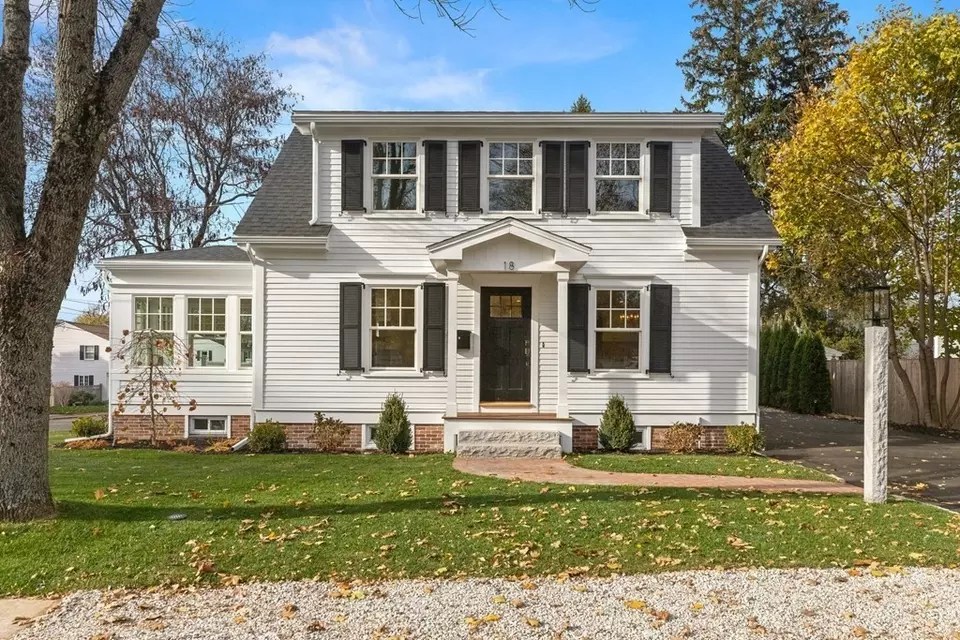 18 Rawson Ave, Newburyport, MA 01950 39 Photos Movoto