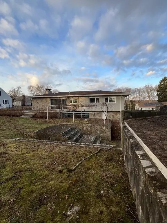 371 Highview Ave, Somerset, MA 02726 38 Photos Movoto