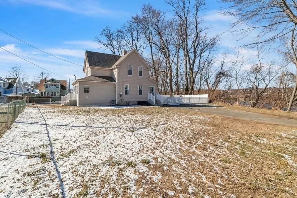 2 Lucretia Ave, Chicopee, MA 01013 26 Photos Movoto