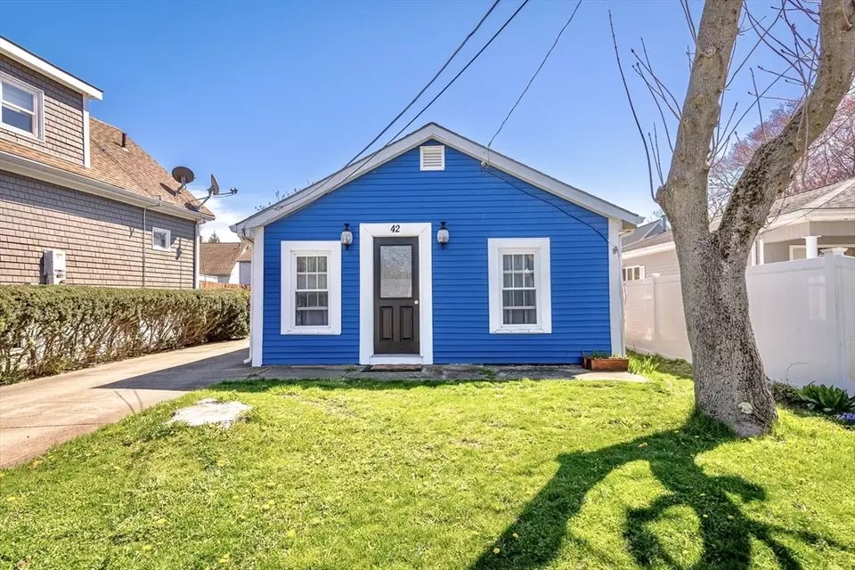 42 Mccabe St, Dartmouth, MA 02748 21 Photos Movoto