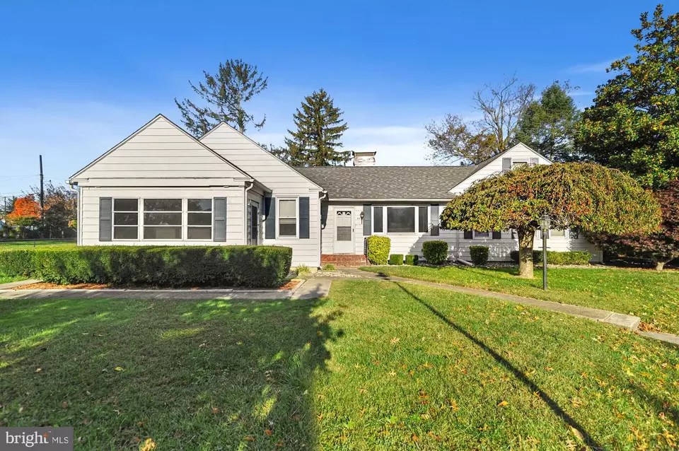 24 Lake Dr, Smyrna, DE 19977 27 Photos Movoto