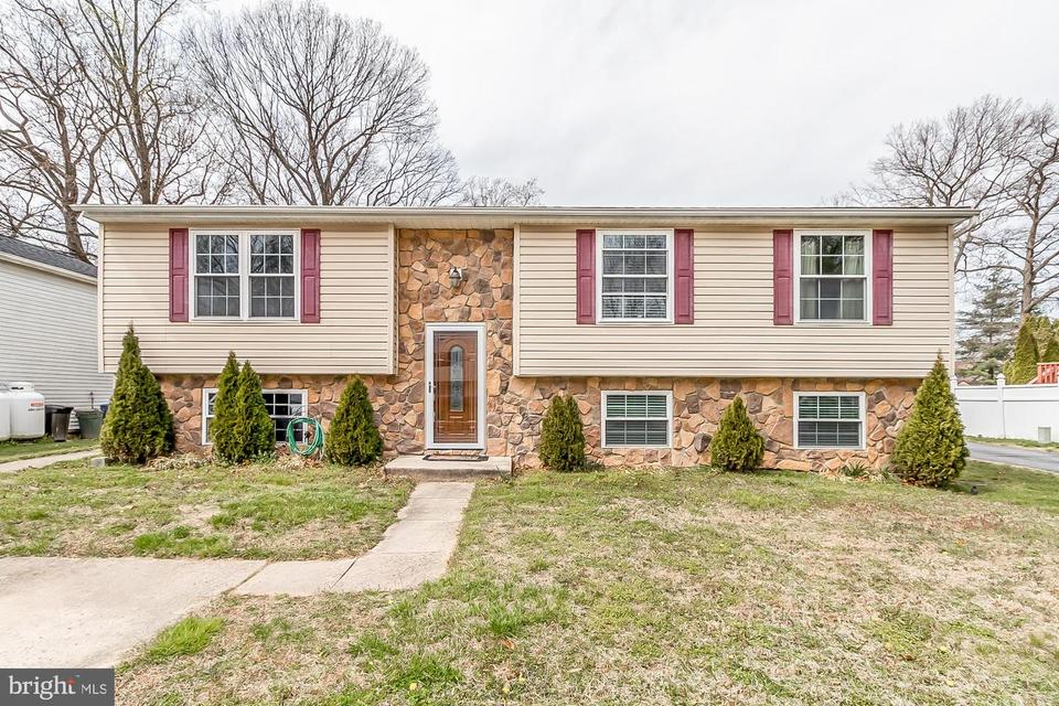 535 Fuselage Ave, Essex, MD 21221 1 photo Movoto