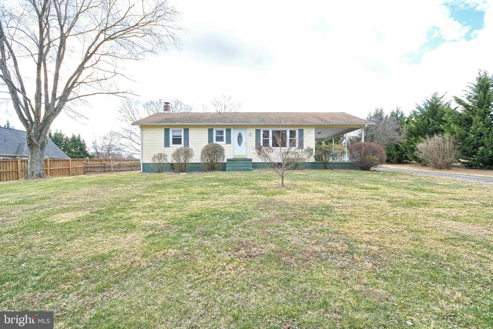 804 E Ridgeville Blvd, Mount Airy, MD 21771 1 photo Movoto