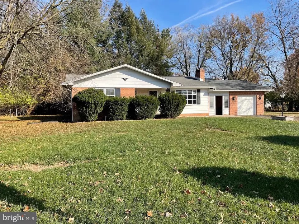 101 Locust Dr, Thurmont, MD 21788 26 Photos Movoto