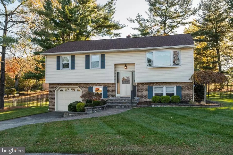 200 Stephen Dr, Cinnaminson, NJ 08077 34 Photos Movoto