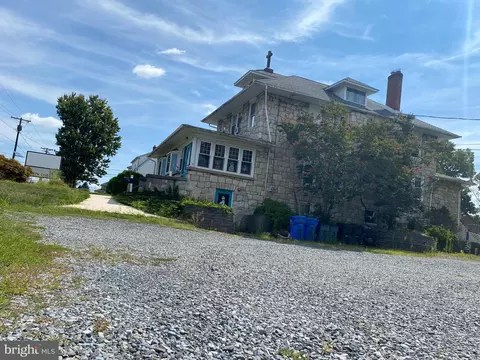 528 E Main St, Maple Shade, NJ 08052 - Movoto