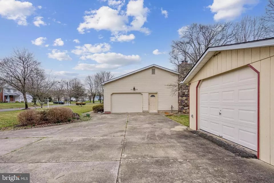 28 Fountain Blvd, Burlington, NJ 08016 25 Photos Movoto