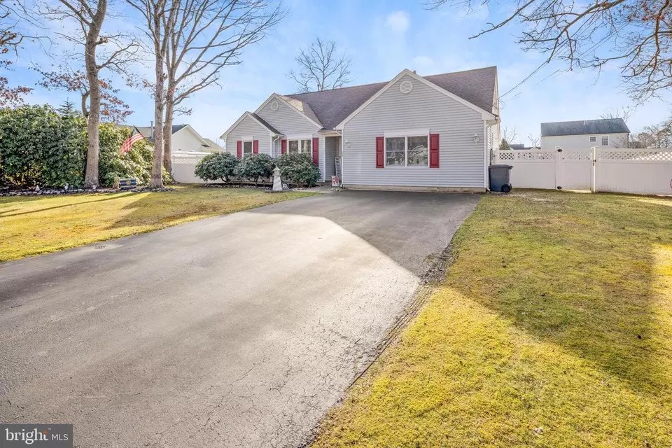 105 Mizzen Ave, Manahawkin, NJ 08050 68 Photos Movoto