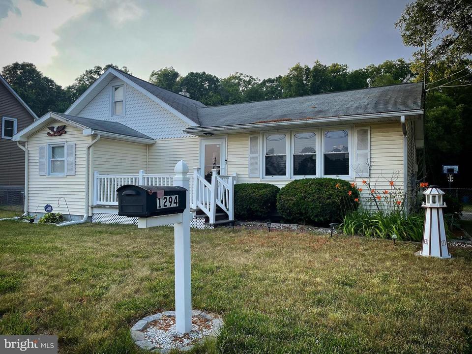 1294 Landis Ave, Elmer, NJ 08318 39 Photos MLS NJSA2007856 Movoto