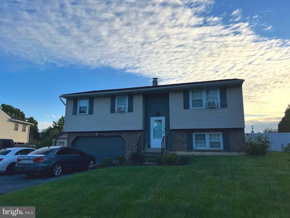 640 W Spring St, Fleetwood, PA 19522 30 Photos Movoto