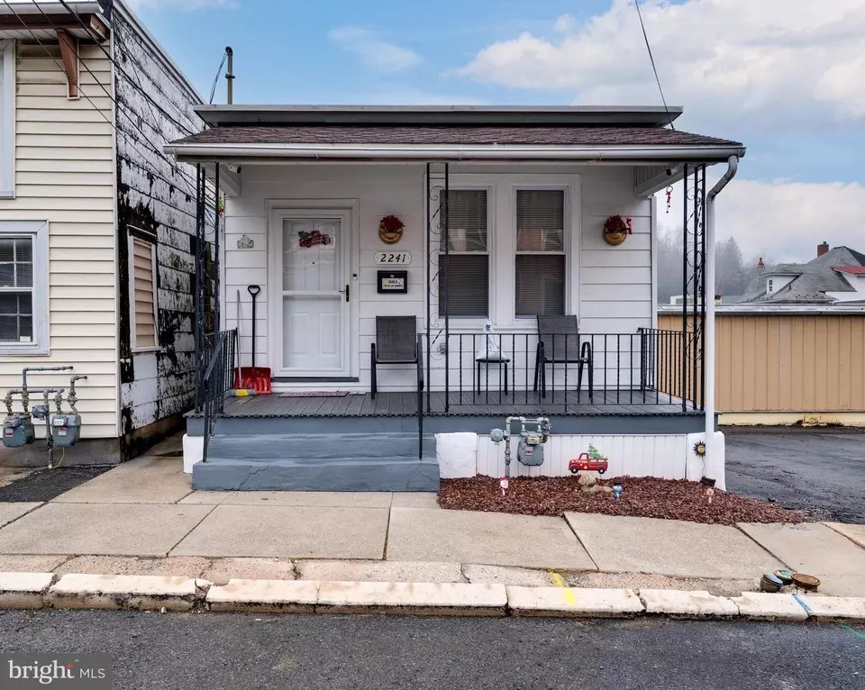 2241 Woodvale Ave, Reading, PA 19606 26 Photos Movoto