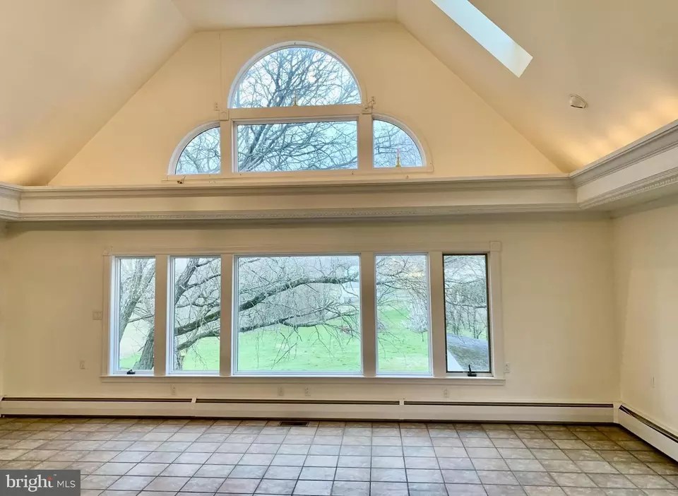 217 Mabel Ln, Hamburg, PA 19526 54 Photos Movoto