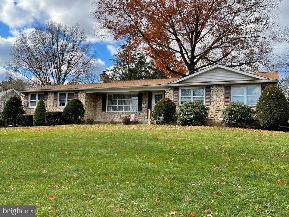 322 N 3rd St, Perkasie, PA 18944 32 Photos MLS PABU2012456 Movoto