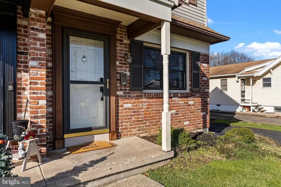 318 S Lincoln Ave, Newtown, PA 18940 31 Photos Movoto